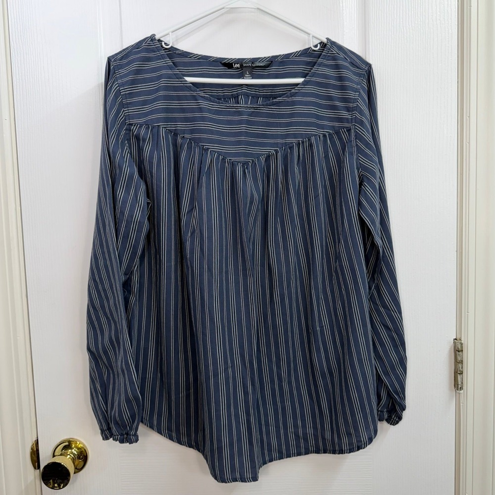 Lee Shape Illusions blue striped sweetheart neckline long sleeve blouse relaxed‎